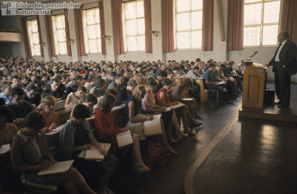 Vorlesung an der Uni Bonn (1967)